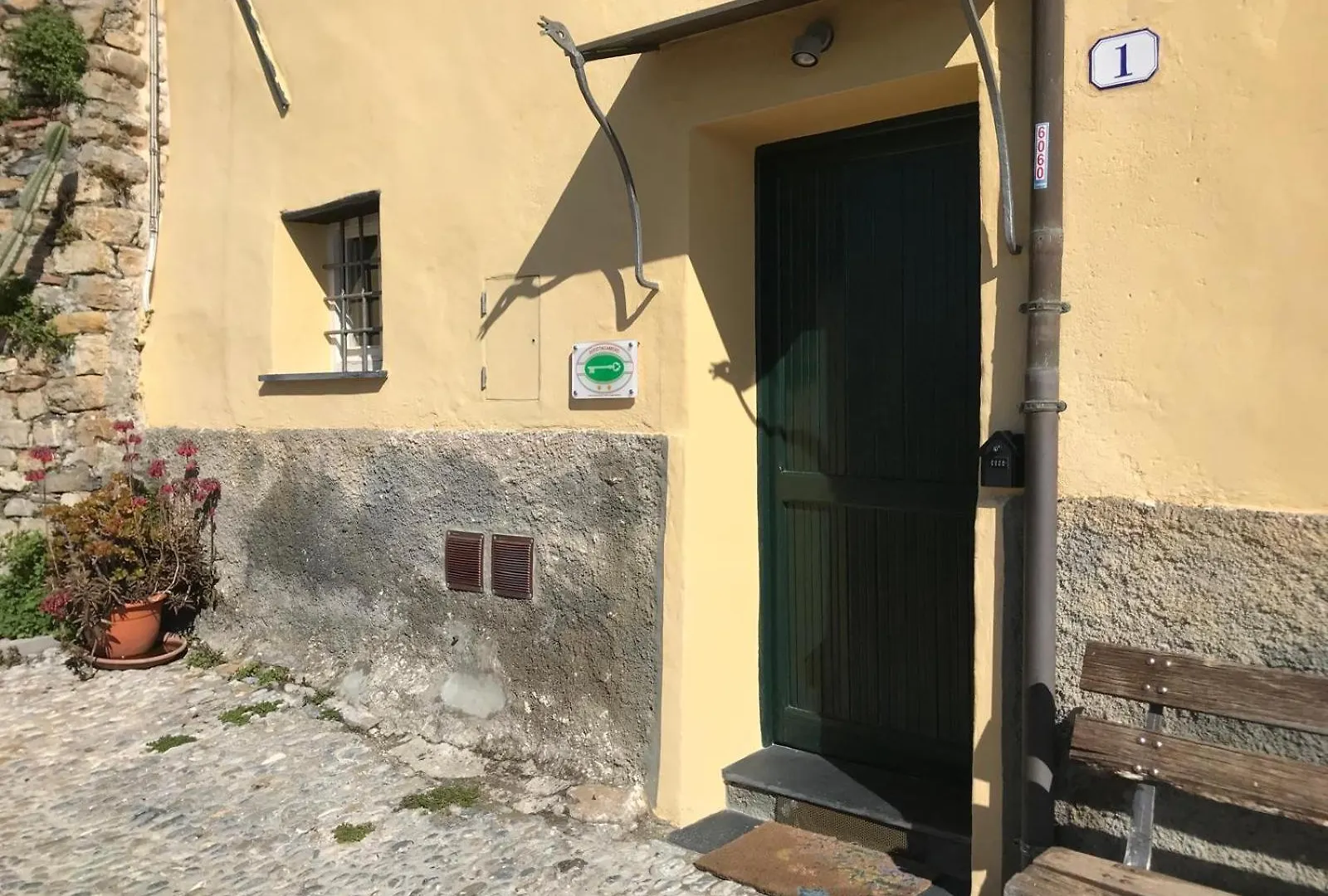 Camera Matilde Cervo 0*,  Italy